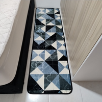 Tapete Passadeira Geométrica.. Tamanho 60cm x 2M